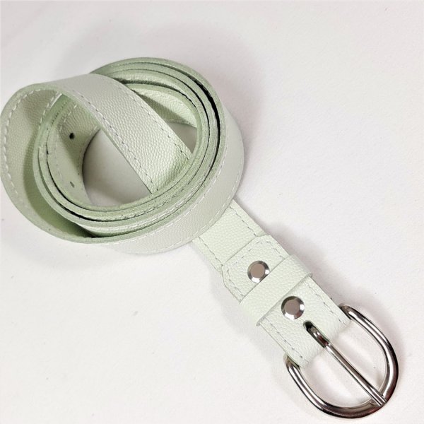 Ceinture pour Elle, cuir de vachette grain&eacute; tannage min&eacute;ral coloris vert p&acirc;le