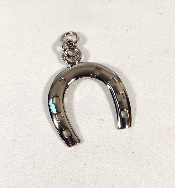 Lot de 3 grands pendentifs forme fer &agrave; cheval