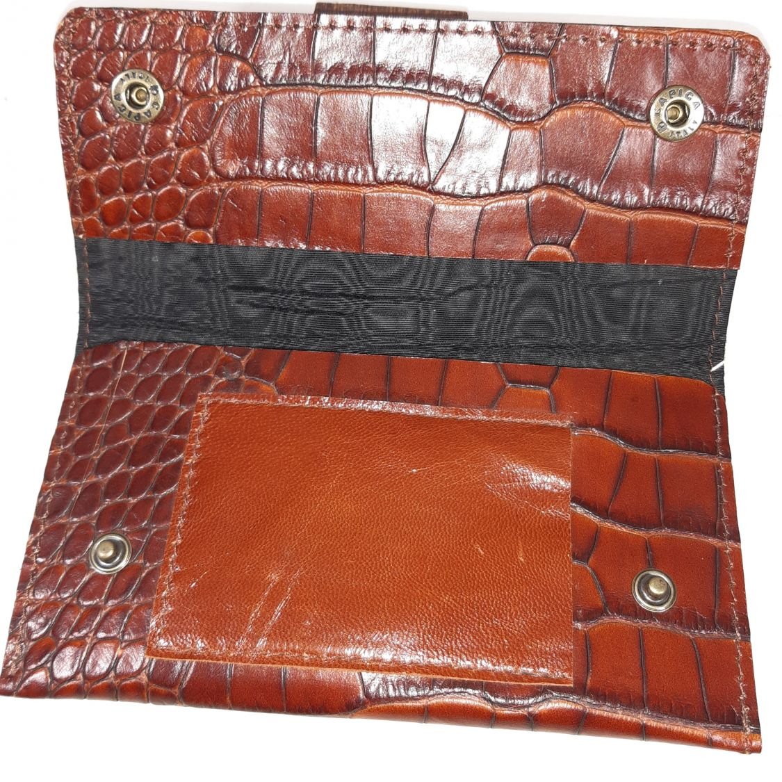 Pochette à tabac croûte de cuir de vachette imprimée façon croco