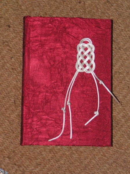 Cola de rata de material sint&eacute;tico de 1 mm.