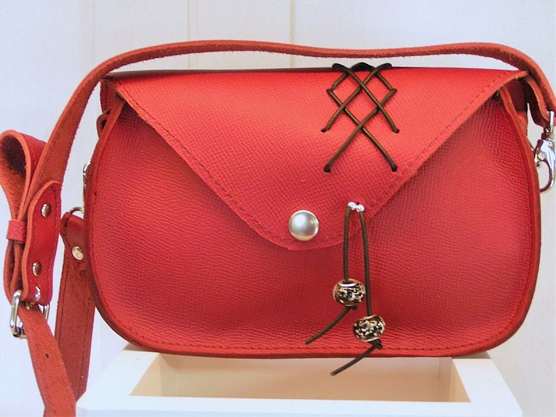 Cola de rata de 2 mm de di&aacute;metro de material sint&eacute;tico.