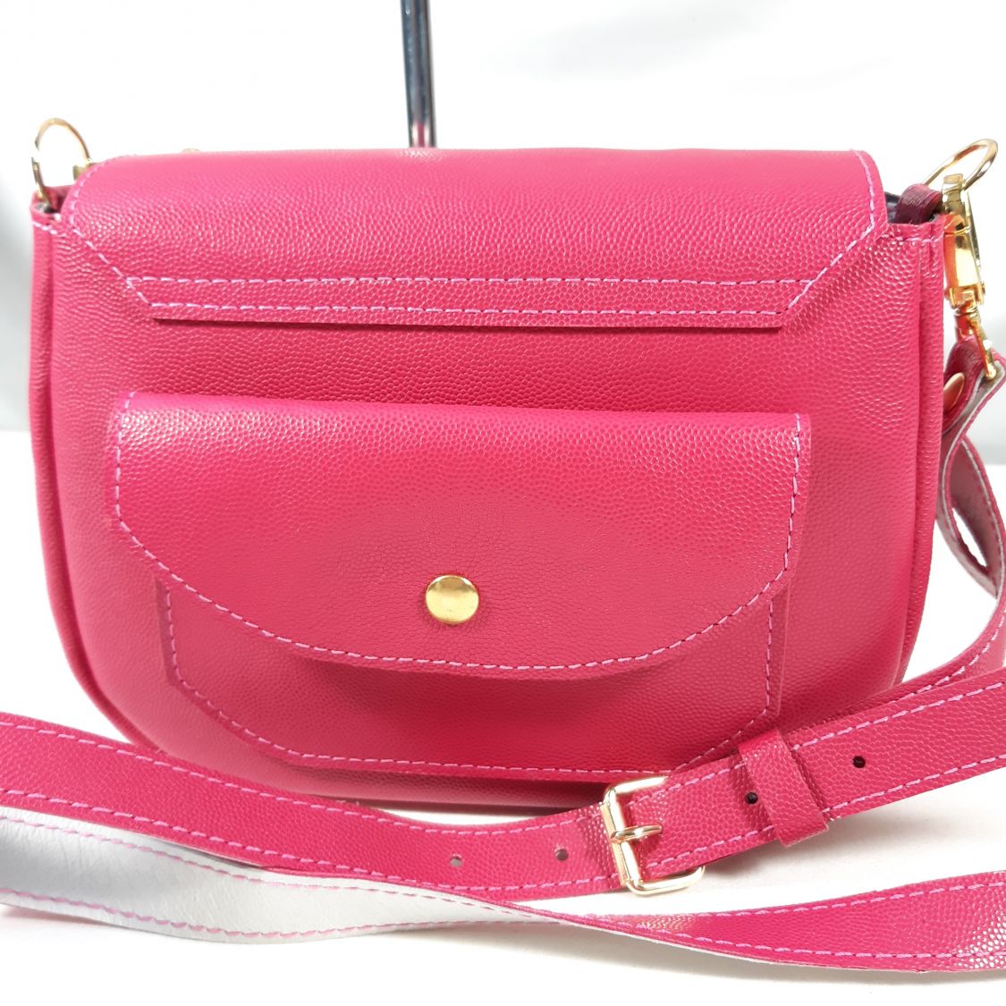 Bolso de piel de vacuno granulada rosa fucsia