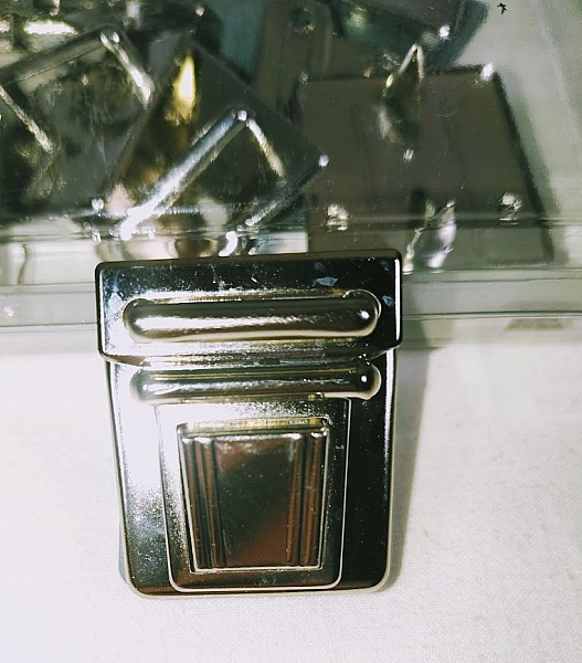 Serrures TUC en m&eacute;tal nickel